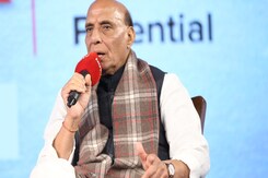 विपक्ष का कमजोर होना चिंता  का विषय है- रक्षा मंत्री राजनाथ सिंह विपक्ष का कमजोर होना चिंता  का विषय है- रक्षा मंत्री राजनाथ सिंह