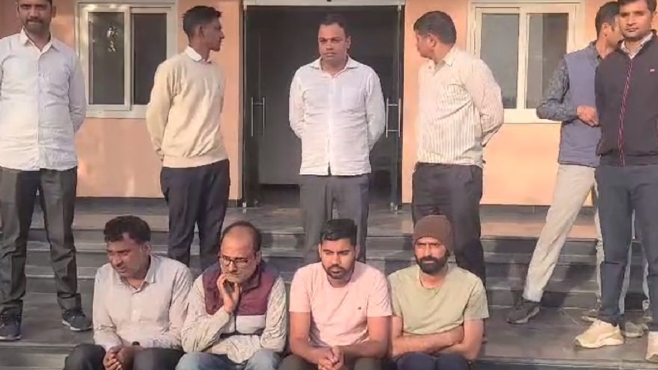 Rajasthan Paper Leak: पेपर लीक केस में बड़ा खुलासा, टॉपर भी फर्जी, SIT ने कसा शिकंजा