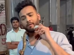 एल्विश यादव की गिरफ्तारी के बाद मां का रो रोकर बुरा हाल, इंटरनेट पर वायरल हुआ ये वीडियो एल्विश यादव की गिरफ्तारी के बाद मां का रो रोकर बुरा हाल, इंटरनेट पर वायरल हुआ ये वीडियो