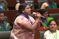 "No Cash, Only PhonePe Now": Lakhpati Didi Gets Candid With PM Modi "No Cash, Only PhonePe Now": Lakhpati Didi Gets Candid With PM Modi