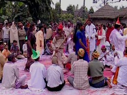 Holi Special: बुंदेलखंडी होली क्यों होती है खास? पर्यावरण-संस्कृति को बचाने के साथ पांच दिन चलता है फाग उत्सव Holi Special: बुंदेलखंडी होली क्यों होती है खास? पर्यावरण-संस्कृति को बचाने के साथ पांच दिन चलता है फाग उत्सव