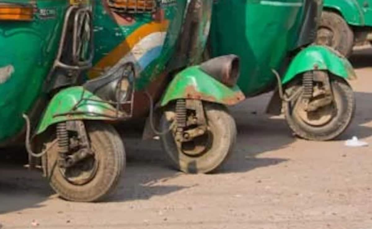 Bengaluru Horror: Threatened By Auto Driver For Booking Rapido, Claims Man Bengaluru Horror: Threatened By Auto Driver For Booking Rapido, Claims Man