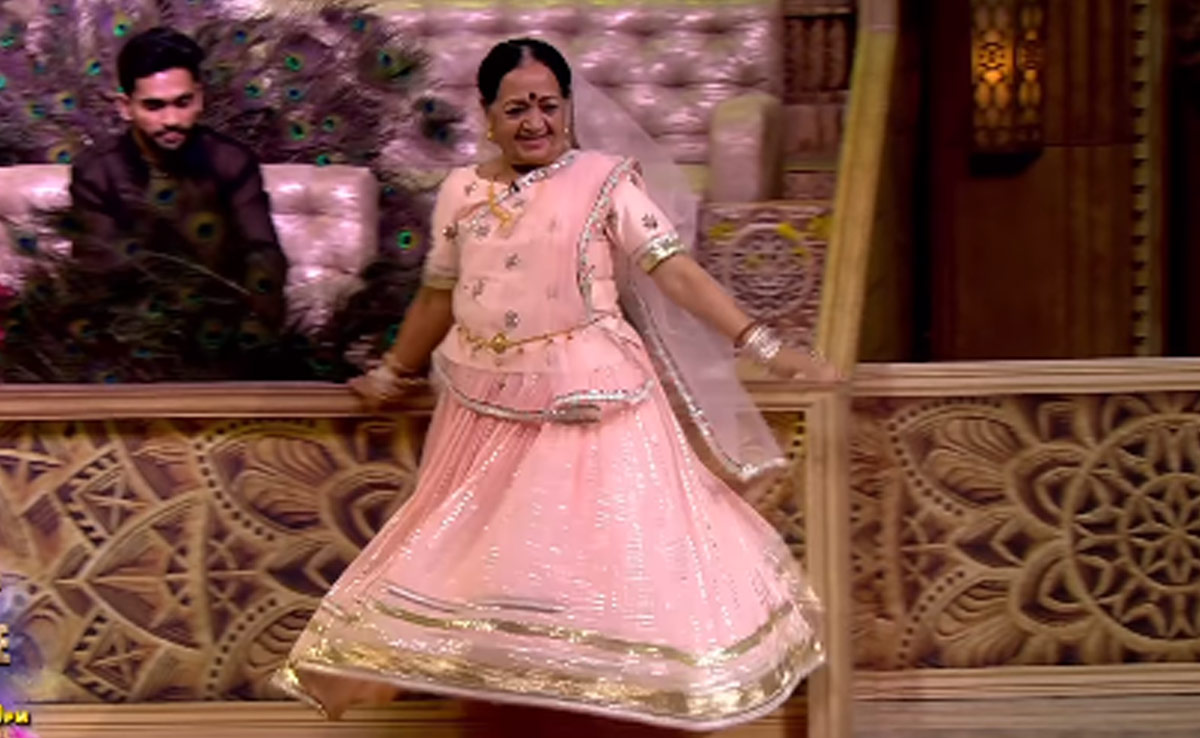 6 साल की बच्ची को 73 साल की आंटी जी ने दी डांस में टक्कर, वीडियो देख फैंस बोले- कॉम्पिटिशन तगड़ा है 6 साल की बच्ची को 73 साल की आंटी जी ने दी डांस में टक्कर, वीडियो देख फैंस बोले- कॉम्पिटिशन तगड़ा है