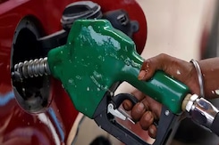 लोकसभा चुनाव से पहले पेट्रोल और डीजल की कीमत में कटौती लोकसभा चुनाव से पहले पेट्रोल और डीजल की कीमत में कटौती
