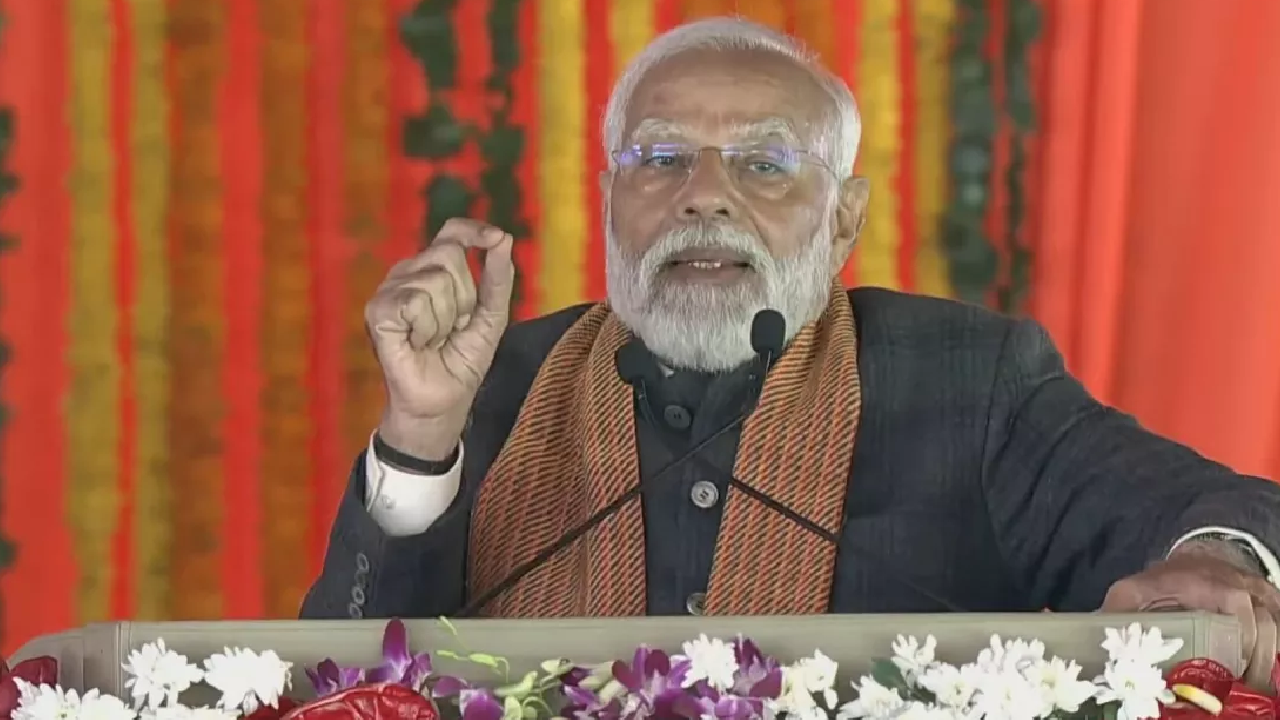 पीएम मोदी ने श्रीनगर में 5,000 करोड़ रुपये की परियोजनाओं का किया उद्घाटन