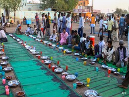 In Sudan, 150 Families Risk Lives To Feed Each Other In Sudan, 150 Families Risk Lives To Feed Each Other