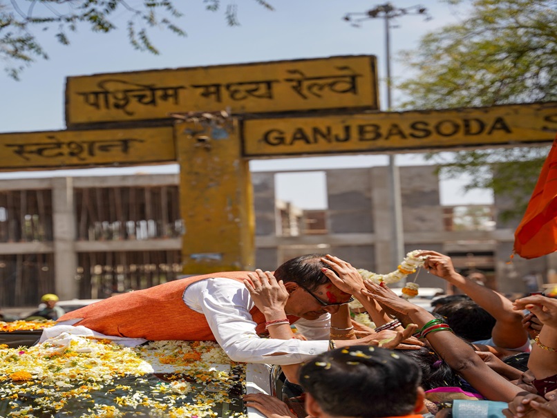 लोकसभा चुनाव: शिवराज इस ट्रेन से पहुंचे गंजबासौदा, इन स्टेशनों पर हुआ स्वागत, कांग्रेस को ऐसे घेरा
