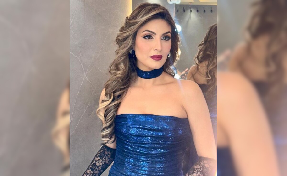 On Riddhima Kapoor Sahni's BTS Pic From The Sets Of <i>Fabulous Lives Vs Bollywood Wives</i>, Maheep Kapoor Sends Big Love