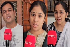 झाबुआ में निजी स्कूलों की मनमानी पर बोले अभिभावक, 'पाबंदी लगनी चाहिए' झाबुआ में निजी स्कूलों की मनमानी पर बोले अभिभावक, 'पाबंदी लगनी चाहिए'