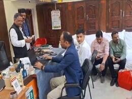 MP के दो जिलों में GST टीम की रेड, टैक्स चोरी के संदेह में व्यवसायियों के घर और दफ्तर में मारा छापा MP के दो जिलों में GST टीम की रेड, टैक्स चोरी के संदेह में व्यवसायियों के घर और दफ्तर में मारा छापा