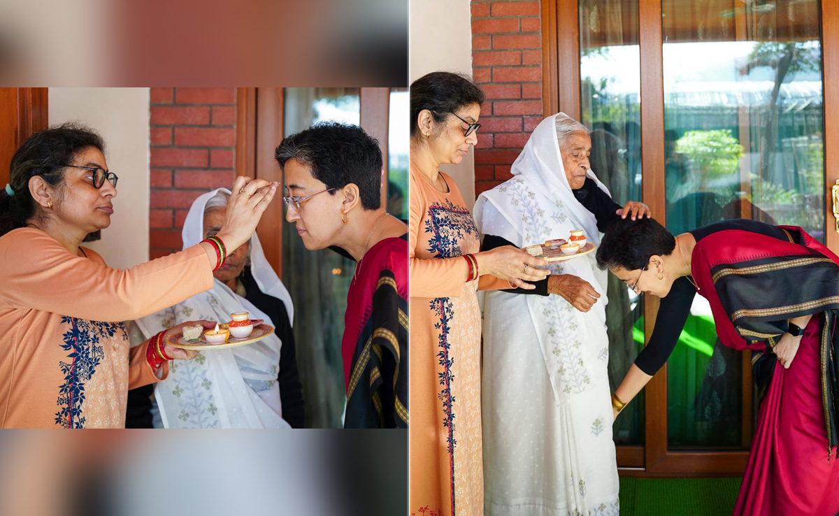 आतिशी ने बजट पेश करने से पहले लिया मनीष सिसोदिया की मां से आशीर्वाद