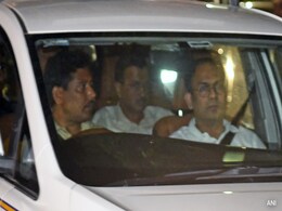 हवालात में केजरीवाल ने क्या-क्या किया - ज़मीन पर सोए, जल्दी उठे... हवालात में केजरीवाल ने क्या-क्या किया - ज़मीन पर सोए, जल्दी उठे...