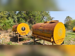 नगर पालिका की लापरवाही! जंग खाए टैंकरों का पानी पीने को मजबूर लोग, अधिकारियों को नहीं कोई सुध  नगर पालिका की लापरवाही! जंग खाए टैंकरों का पानी पीने को मजबूर लोग, अधिकारियों को नहीं कोई सुध