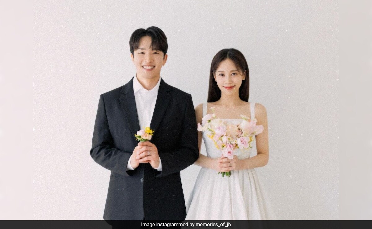 <i>Hometown Cha-Cha-Cha</i> Actress Hong-Ji Hee's Big Reveal: "I'm Getting Married"