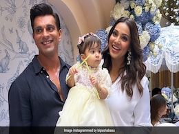 अलाना पांडे के बेबी शॉवर में फैमिली संग पहुंची बिपाशा बसु, फैंस के साथ शेयर की खूबसूरत फोटो तो लोगों ने दिया रिएक्शन अलाना पांडे के बेबी शॉवर में फैमिली संग पहुंची बिपाशा बसु, फैंस के साथ शेयर की खूबसूरत फोटो तो लोगों ने दिया रिएक्शन