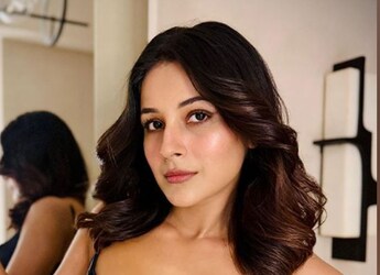 Shehnaaz Gill Shares An Insight Into Her Breakfast Filled With Buttery Parathas And Fruits Shehnaaz Gill Shares An Insight Into Her Breakfast Filled With Buttery Parathas And Fruits