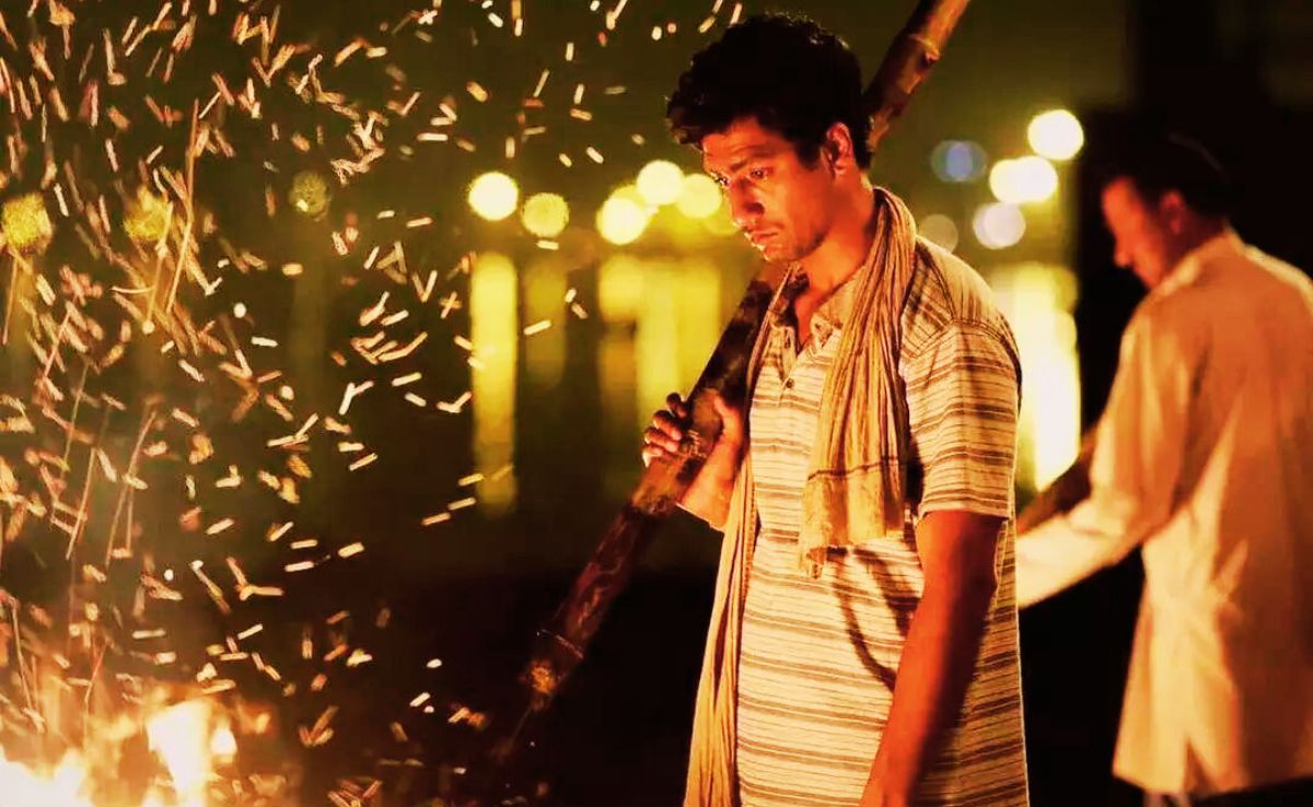 चाळीत जन्म, बॉलिवूडसाठी इंजिनियरींग सोडलं; आता एका चित्रपटाचे 20 कोटी