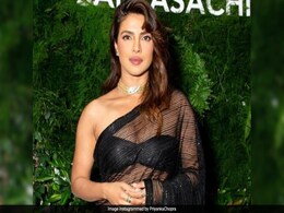 Priyanka Chopra Looks Drop-Dead Gorgeous In A Black <i>Saree</i> At Beverly Hills Event Priyanka Chopra Looks Drop-Dead Gorgeous In A Black <i>Saree</i> At Beverly Hills Event