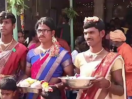 होली पर इस गांव में पुरुष क्यों पहनते हैं महिलाओं के कपड़े? इस अनोखी परंपरा का रहस्य जानकर रह जाएंगे दंग होली पर इस गांव में पुरुष क्यों पहनते हैं महिलाओं के कपड़े? इस अनोखी परंपरा का रहस्य जानकर रह जाएंगे दंग