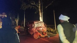 बाइक से टकराकर बारातियों से भरी रोडवेज बस जा भिड़ी कार, मौके पर ईको चालक की मौत