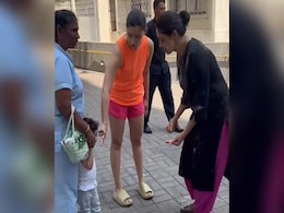 रणबीर कपूर और आलिया भट्ट ने बेटी राहा के साथ यूं मनाई होली, इस एक्ट्रेस की वजह से इंटरनेट पर आ गया वीडियो रणबीर कपूर और आलिया भट्ट ने बेटी राहा के साथ यूं मनाई होली, इस एक्ट्रेस की वजह से इंटरनेट पर आ गया वीडियो