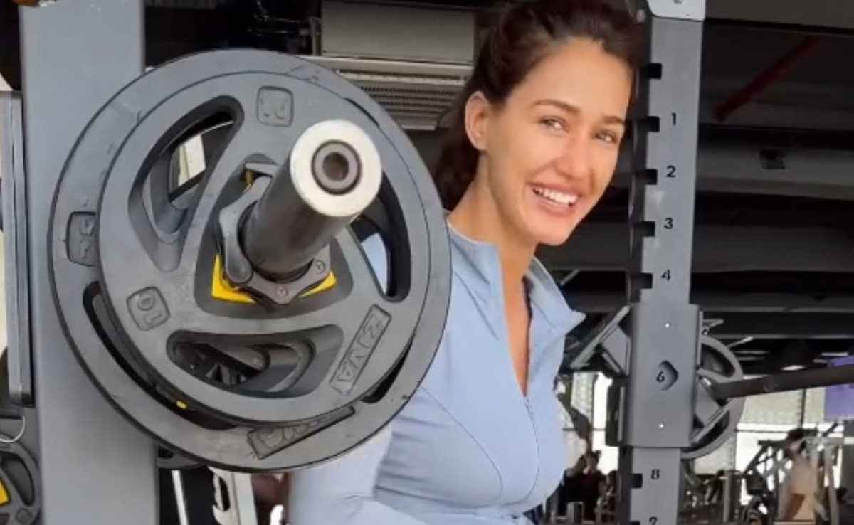 Disha Patani Pulled Off Intense Weight Training Without Breaking A Sweat But It's Not The First Time