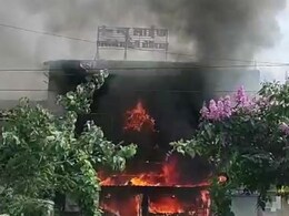 न्यू लाइफ हॉस्पिटल अग्निकांड: 8 लोगों की मौत, जान की सरकारी कीमत ₹800! कोर्ट ने लगाई फटकार न्यू लाइफ हॉस्पिटल अग्निकांड: 8 लोगों की मौत, जान की सरकारी कीमत ₹800! कोर्ट ने लगाई फटकार
