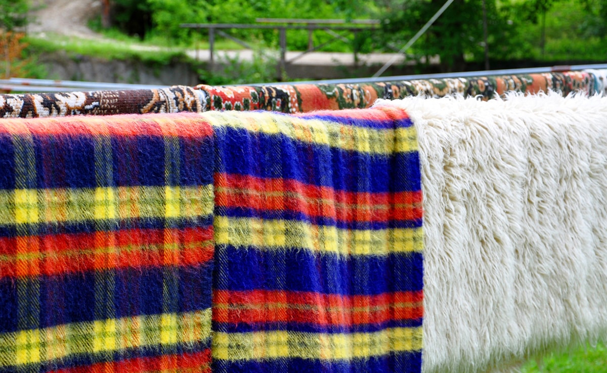 घर पर ही धुल जाएंगे भारी से भारी कंबल, जानें धोने का आसान और सस्ता तरीका