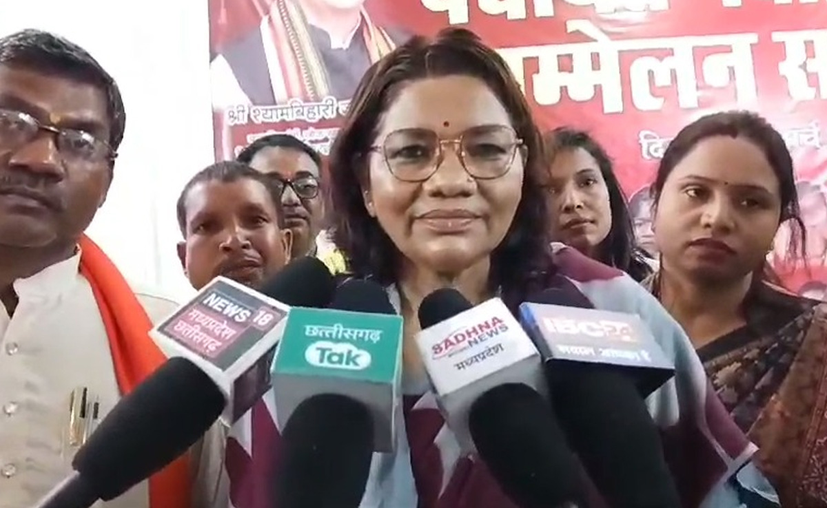 रेणुका सिंह ने राहुल गांधी पर साधा निशाना, बोलीं- 'गांधी परिवार की वजह से कांग्रेस हो रही कमजोर'