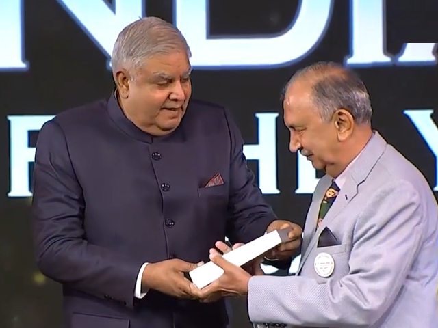 NDTV Indian Of The Year Awards में Dr. Yazdi Italia को Health Leader ...
