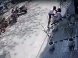Delhi Man Repeatedly Stabs Woman For Allegedly Mocking Him Delhi Man Repeatedly Stabs Woman For Allegedly Mocking Him