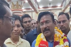 Loksabha Elections 2024:  खरगोन-बड़वानी से प्रत्याशी चुने जाने पर गजेंद्र पटेल गणेश मंदिर पहुंचे Loksabha Elections 2024:  खरगोन-बड़वानी से प्रत्याशी चुने जाने पर गजेंद्र पटेल गणेश मंदिर पहुंचे