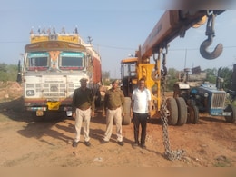 खनन माफियाओं के खिलाफ राजस्थान पुलिस का बड़ा एक्शन, कई वाहन किए जब्त खनन माफियाओं के खिलाफ राजस्थान पुलिस का बड़ा एक्शन, कई वाहन किए जब्त