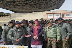"Ladakh Capital Of Courage": Rajnath Singh Celebrates Holi With Soldiers In Leh "Ladakh Capital Of Courage": Rajnath Singh Celebrates Holi With Soldiers In Leh