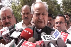 Lok Sabha Election 2024: बीजेपी पर जमकर बरसे गहलोत- 'झूठ बोल चुनाव जीता, अब रिमोट से...' Lok Sabha Election 2024: बीजेपी पर जमकर बरसे गहलोत- 'झूठ बोल चुनाव जीता, अब रिमोट से...'