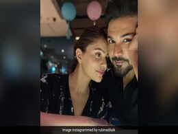 पोस्ट डिलीवरी पति के साथ पहली बार डेट नाइट पर गईं रुबीना दिलैक, PHOTOS शेयर कर कहा- काफी समय बाद... पोस्ट डिलीवरी पति के साथ पहली बार डेट नाइट पर गईं रुबीना दिलैक, PHOTOS शेयर कर कहा- काफी समय बाद...