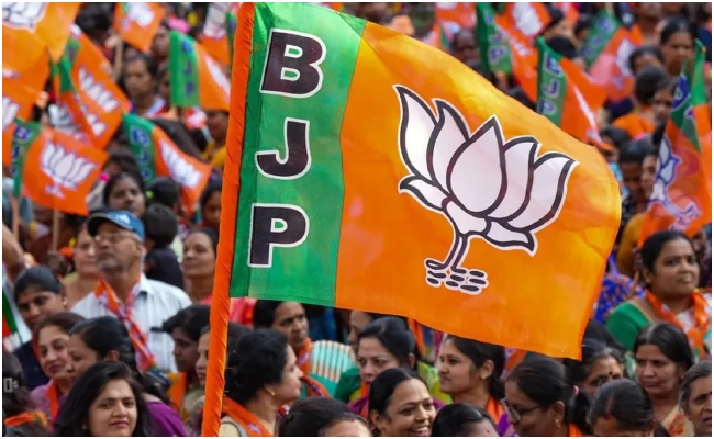 लोकसभा चुनाव 2024 : यूपी में बीजेपी ने 12 सीटों पर अभी तक नहीं उतारे उम्&zwj;मीदवार, जानें क्&zwj;या है वजह