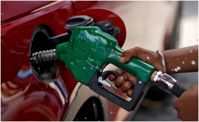 Petrol-Diesel Price Today: पेट्रोल-डीजल के नए रेट जारी, आपके शहर में सस्ता हुआ या महंगा? फटाफट करें चेक