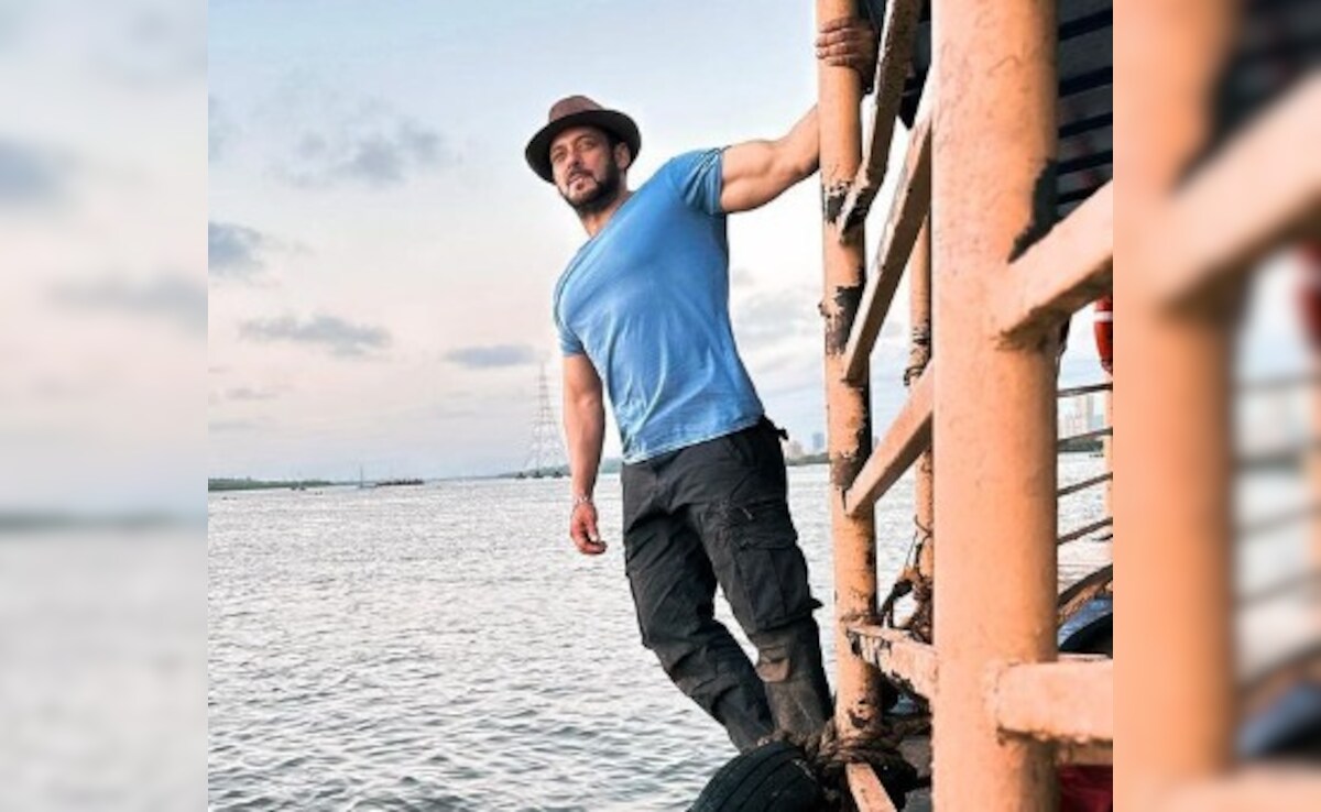 Salman Khan's Big Announcement: Film With <i>Ghajini</i> Director AR Murugadoss On Eid Next Year