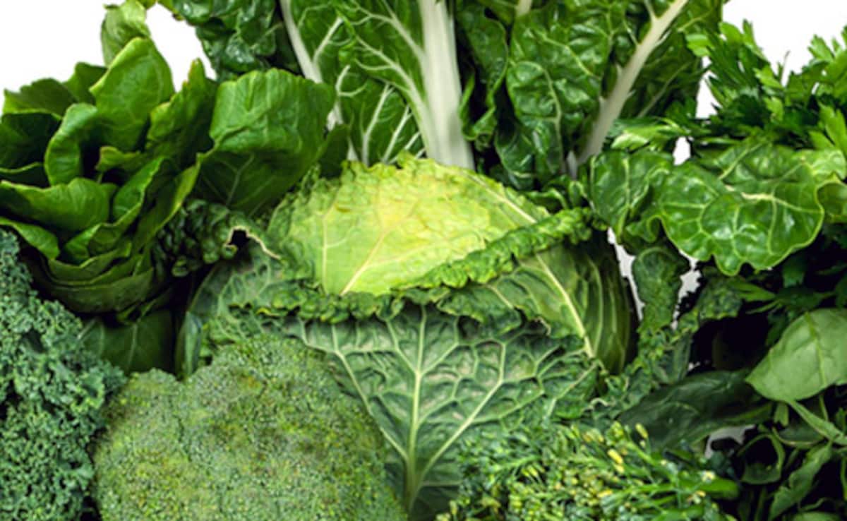Are You Eating Your Leafy Greens The Right Way? Nutritionist Explains 