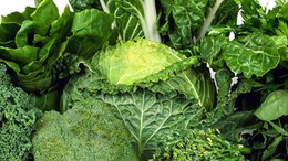 Are You Eating Your Leafy Greens The Right Way? Nutritionist Explains&nbsp;