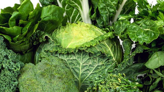 Are You Eating Your Leafy Greens The Right Way? Nutritionist Explains 
