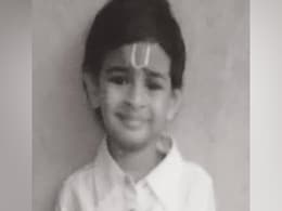 एक, दो नहीं 7 फिल्म इंडस्ट्री का सुपरस्टार है ये बच्चा, रोमांटिक हीरो से मिली पहचान, विलेन बन कर बॉलीवुड पर छाया...पहचाना क्या? एक, दो नहीं 7 फिल्म इंडस्ट्री का सुपरस्टार है ये बच्चा, रोमांटिक हीरो से मिली पहचान, विलेन बन कर बॉलीवुड पर छाया...पहचाना क्या?