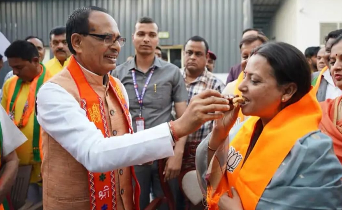 लोकसभा चुनाव के पहले एक बार फिर कांग्रेस को बड़ा झटका, पूर्व जिला अध्यक्ष ने थामा BJP का हाथ
