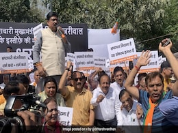 भाजपा नेताओं ने राजघाट पर भ्रष्टाचार के खिलाफ लड़ाई का लिया सकंल्प, आप पर साधा निशाना भाजपा नेताओं ने राजघाट पर भ्रष्टाचार के खिलाफ लड़ाई का लिया सकंल्प, आप पर साधा निशाना