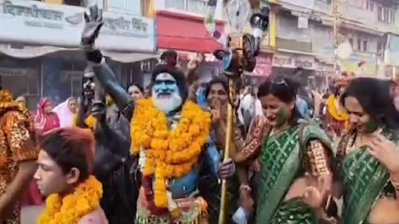 बाबा महाकाल का वेडिंग रिसेप्शन भक्तों ने गिफ्ट किए बुलेट, फ्रीज, एसी