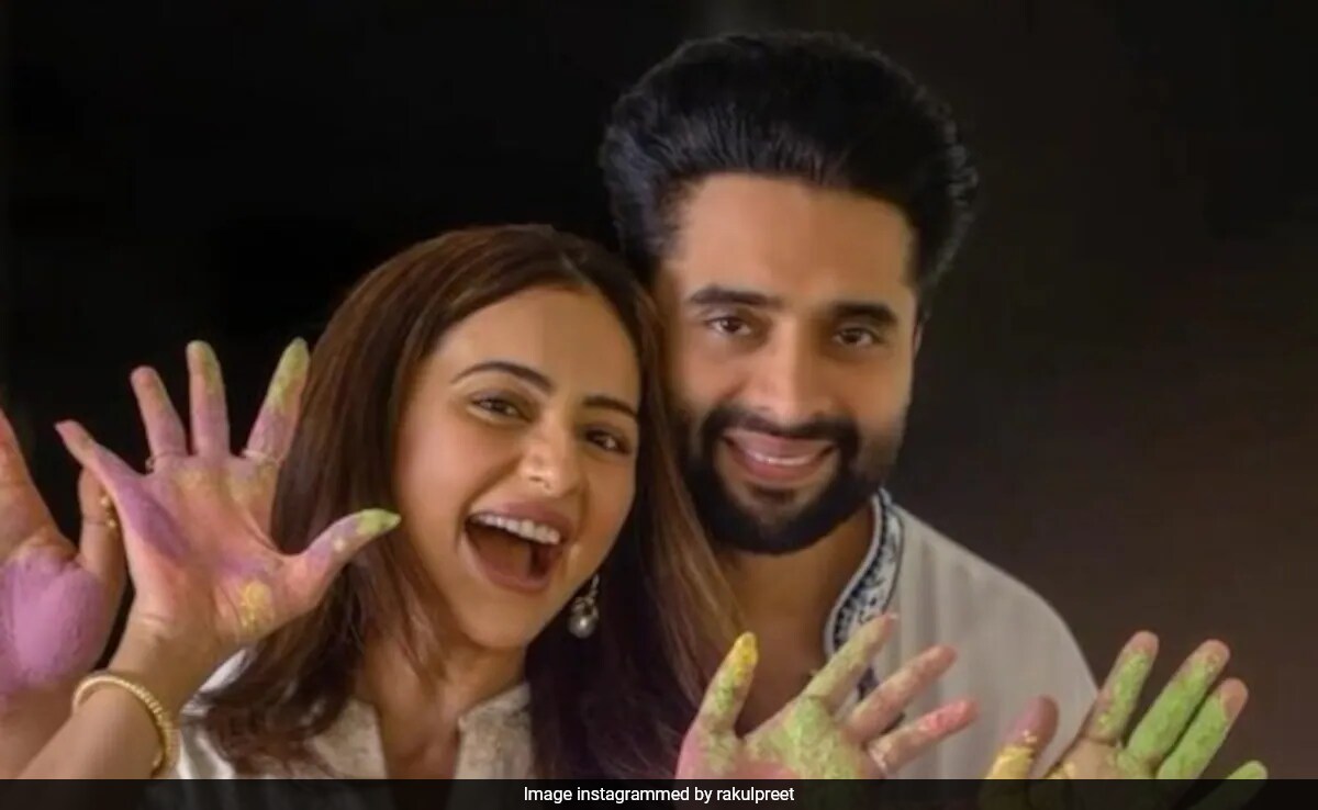 Newlyweds Rakul Preet Singh And Jackky Bhagnani Share Glimpses From Their First Holi. Watch