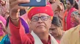 Lok Sabha 2024: वोट के लिए क्या-क्या कर रहे पूर्व गहलोत मंत्री, पहले मॉर्निंग वॉक, फिर योग और अब डांस करते नजर आए