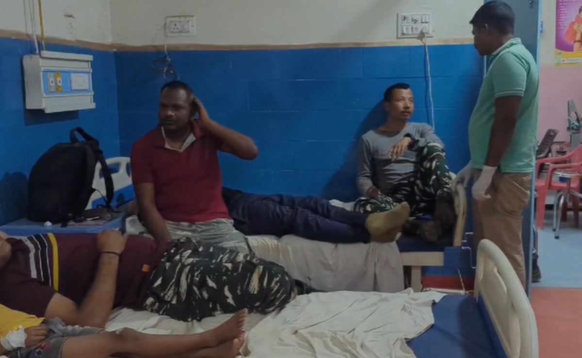 Loksabha Election की ड्यूटी करने कोंडागांव जा रहे CRPF जवानों का वाहन दुर्घटनाग्रस्त, 11 जवान घायल