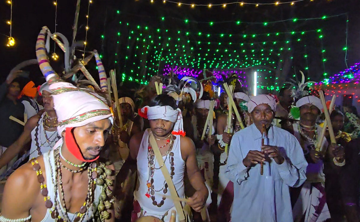 Special Holi: छत्तीसगढ़ के इस जिले में मनाई जाती है दशहरे के जैसे होली, निकलती है रथयात्रा